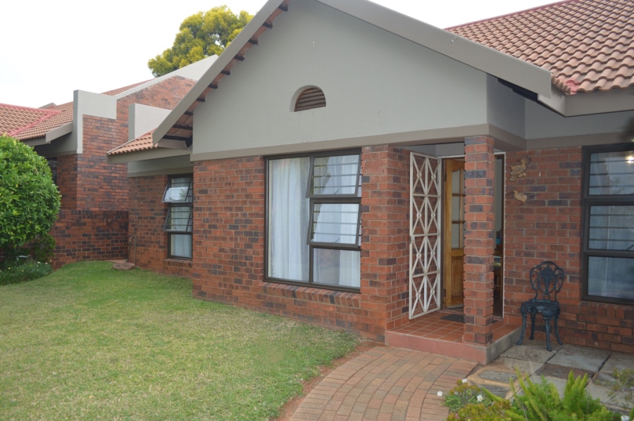 3 Bedroom Property for Sale in Flamwood North West
